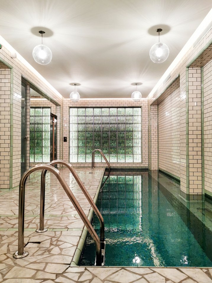 Boutique hôtel design Paris France Moulin Rouge Le Ballu 4 étoiles piscine bien-être