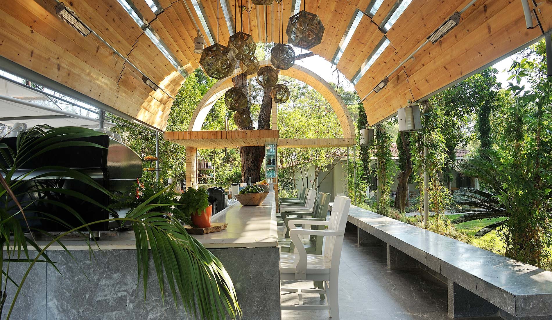 resort de luxe atypique Ekies all senses resort 4 étoiles Vourvourou Grèce bar