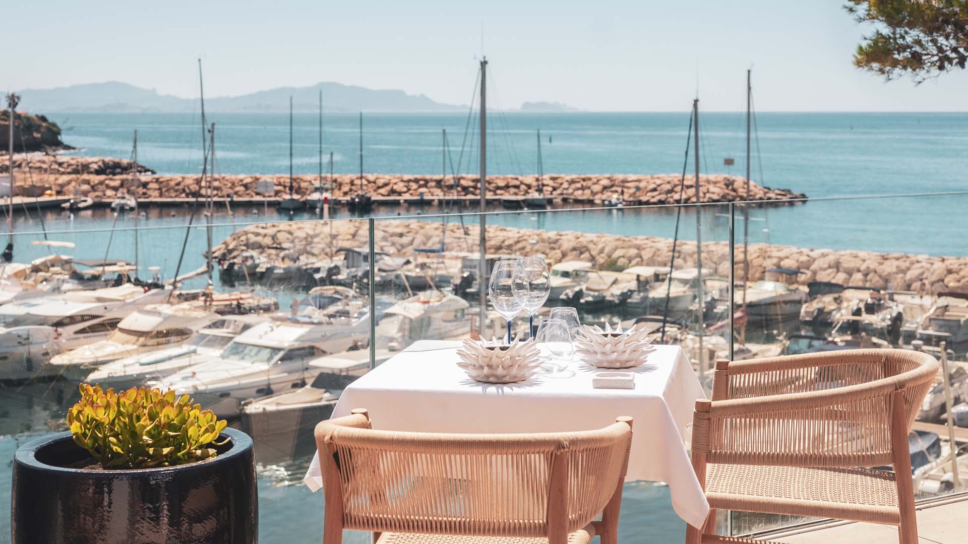 Bleu Hôtel & Spa - Carry-le-Rouet, Côte d'Azur - Vue terrasse/Restaurant