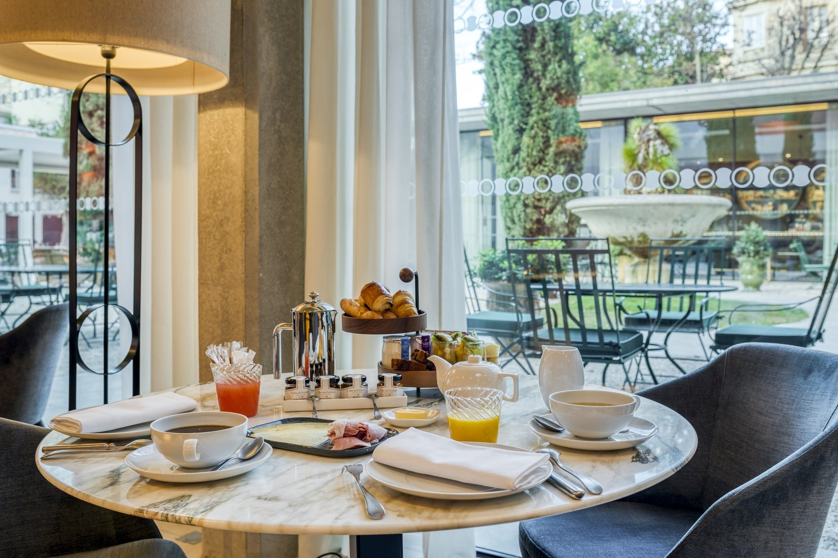 Boutique hôtel design Nîmes Maison Albar L'Imperator 5 étoiles brasserie l'Impé brunch à Nîmes