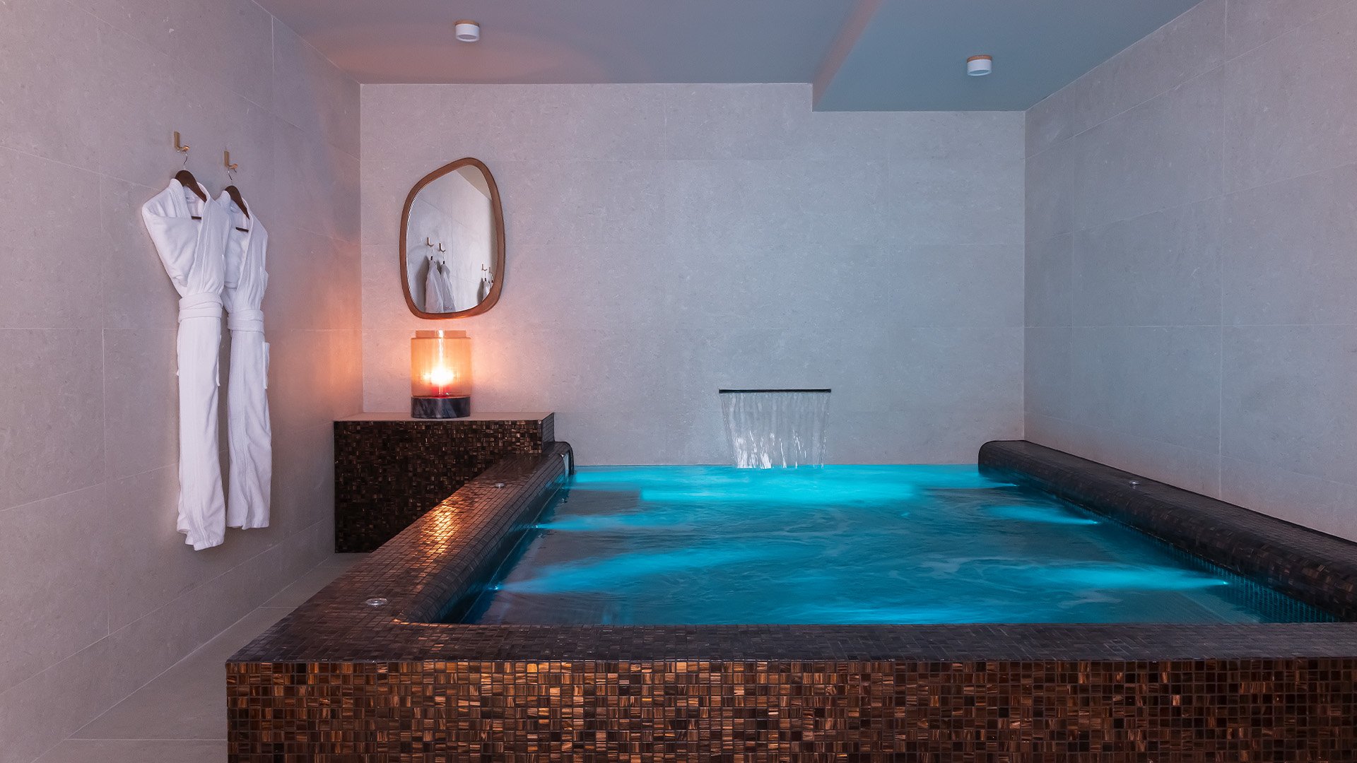 The One Alma Paris - Paris, Ile-de-France - Jacuzzi