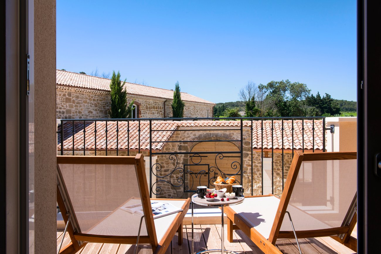 Boutique-hôtel 5* en Provence - Château de Massillan - Chef Mickael Furnion - restaurant étoilé Le M - terrasse