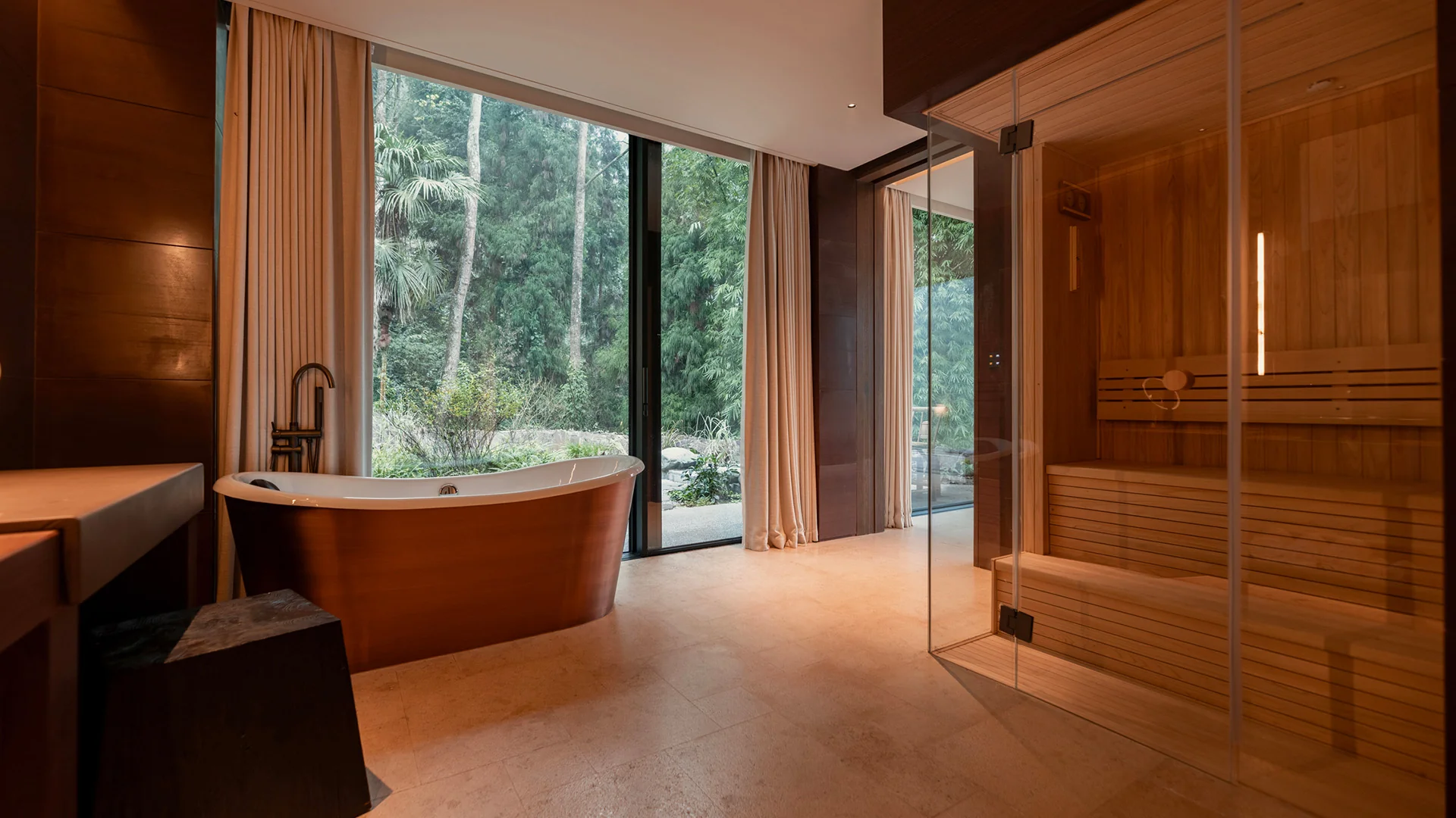 Zoland Resort Hotel - bathroom