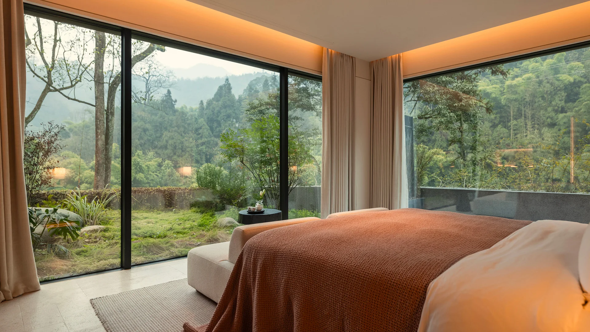 Zoland Resort Hotel - bedroom
