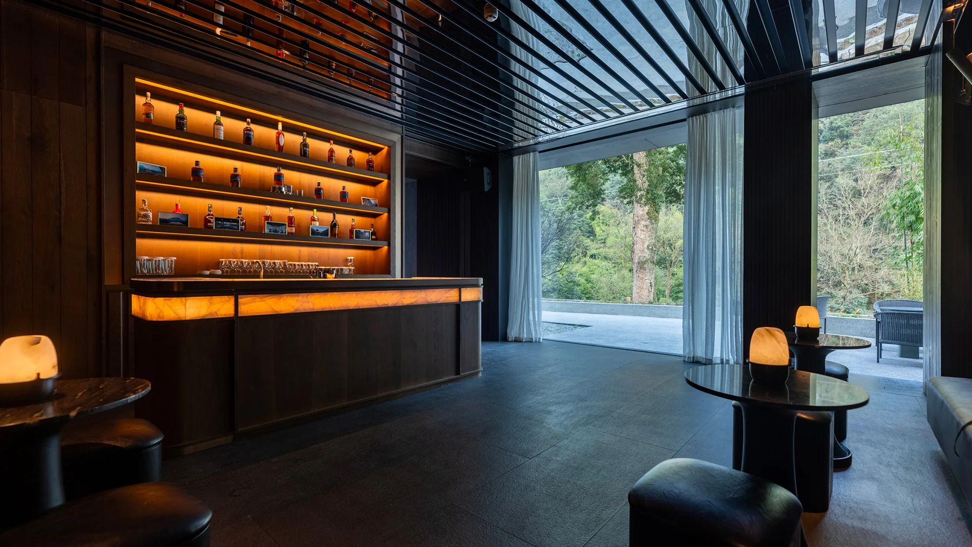 Zoland Resort Hotel - bar