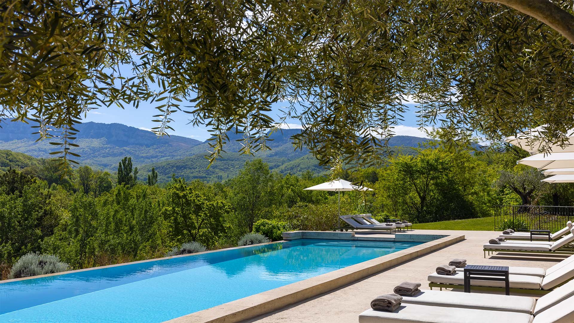 Hôtel France - AUVERGNE-RHÔNE-ALPES - CHÂTEAU LES OLIVIERS DE SALETTES - Chambre