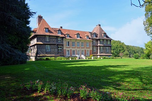 19/Actualites/chateau_du_breuil_normandie_fotolia_180607944.jpg