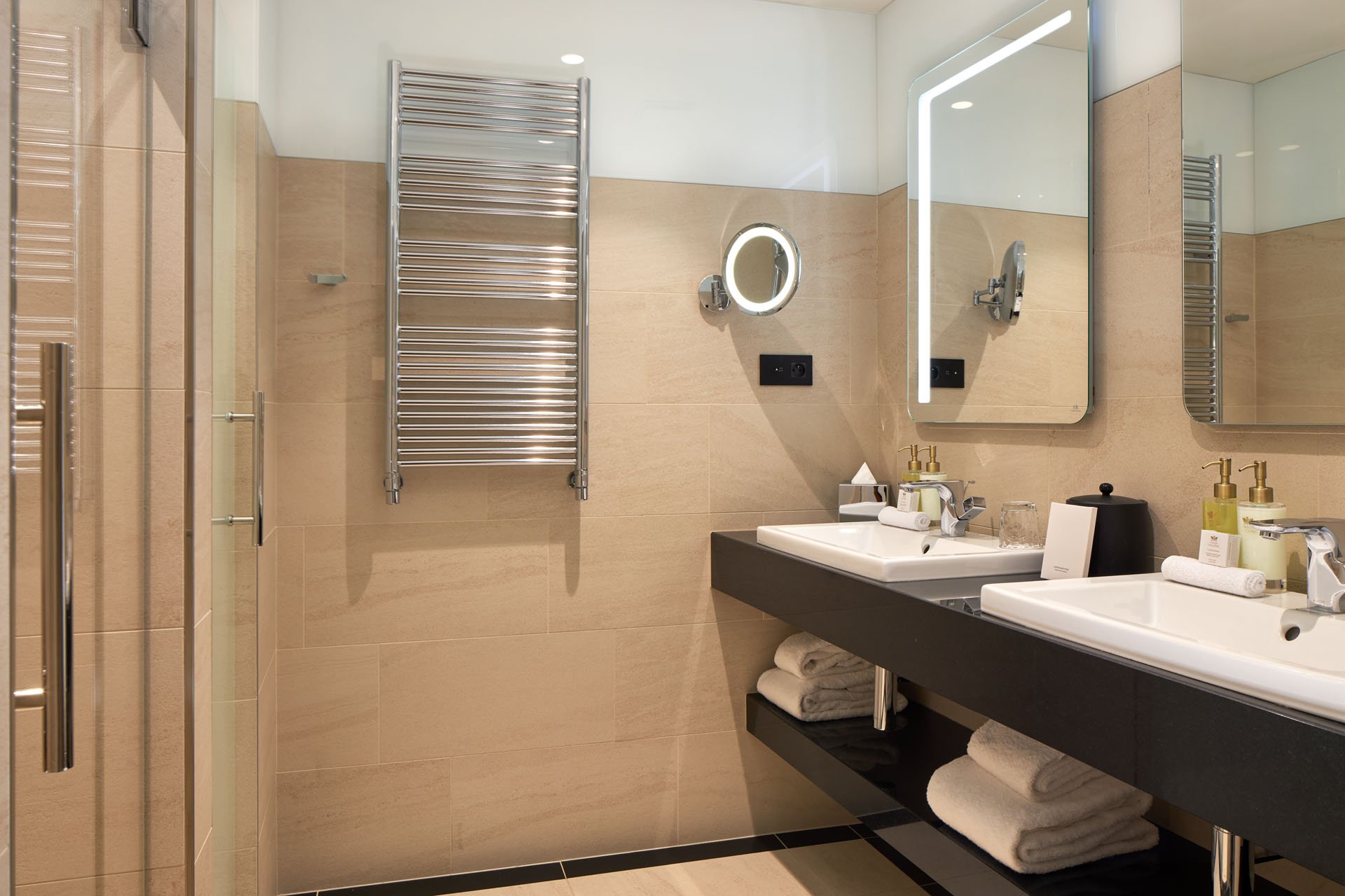 Maison Albar Hotels Le Pont-Neuf Deluxe Room Bathroom