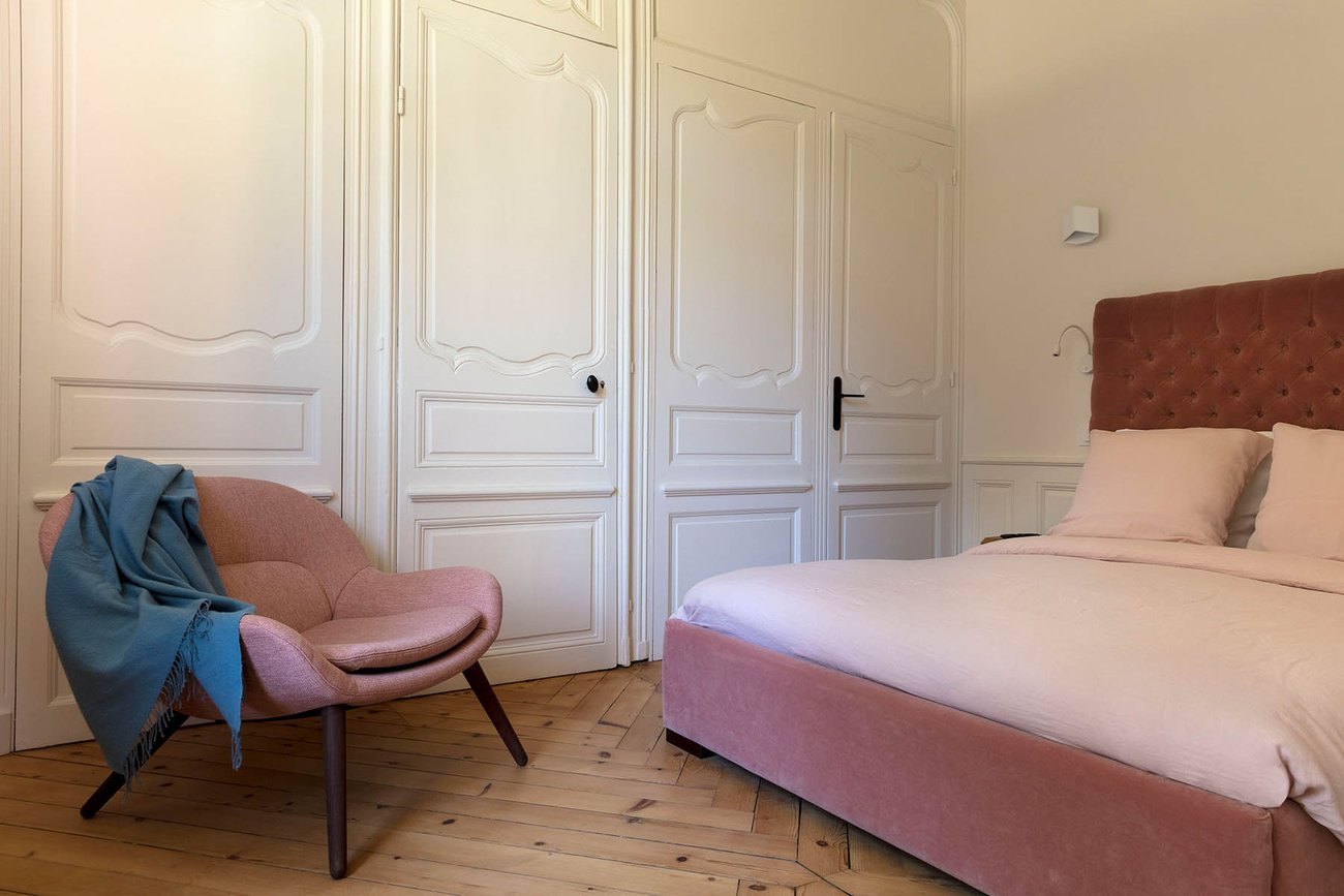 , Room Plume bed guest house Manoir de la Plage