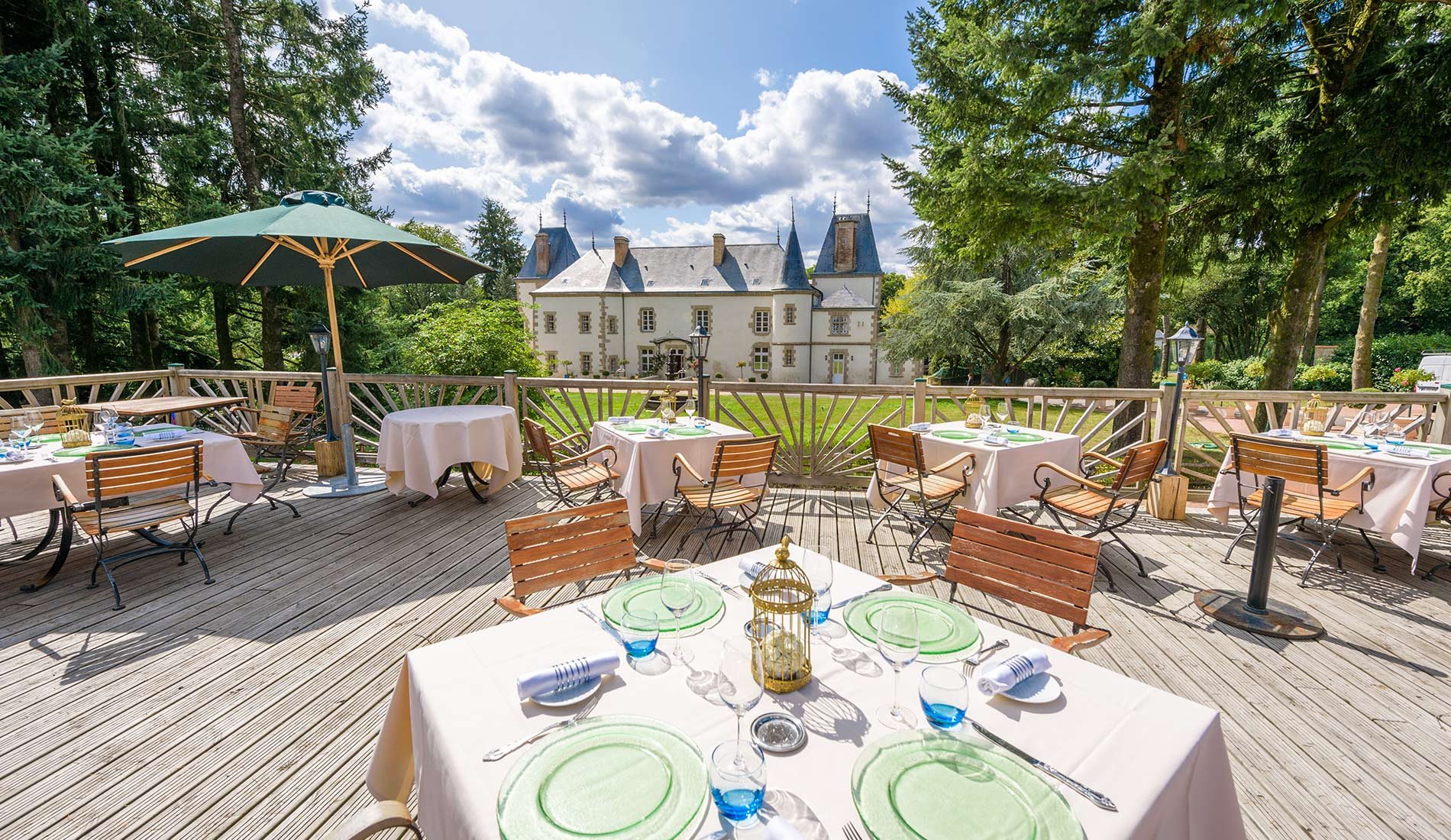 luxury hotel Chateau du Boisniard 5 stars Boisniard Puy du Fou France terrace restaurant