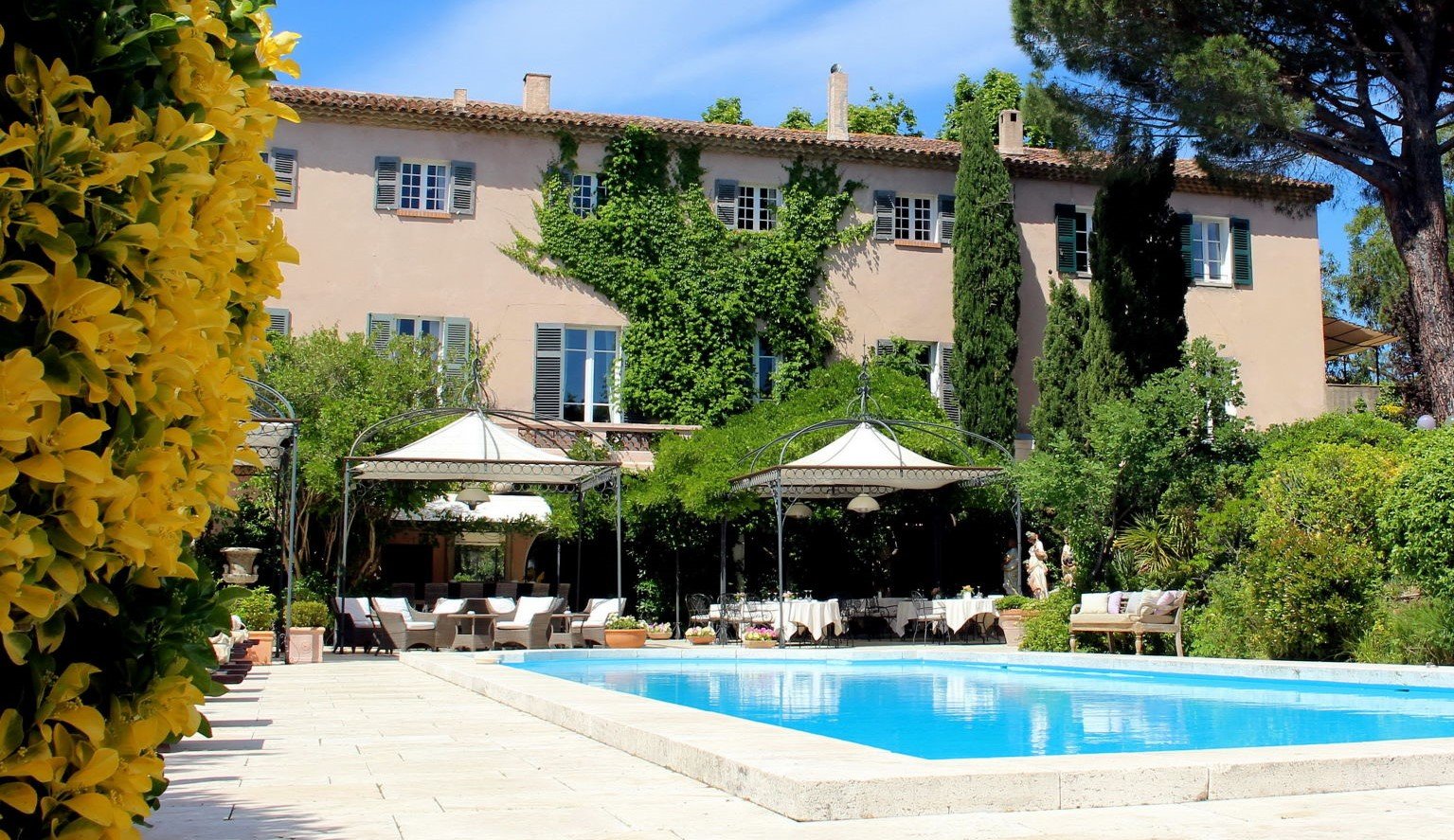 Boutique hôtel de luxe Mas de Chastelas 5 étoiles Saint-Tropez France piscine