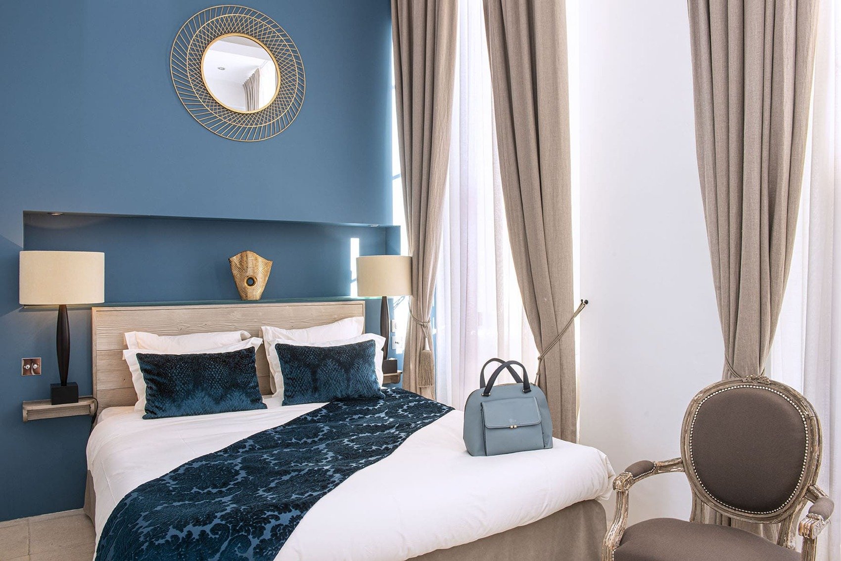 Luxury hotel in Provence, France - Château de Massillan 5* - Chef Mickael Furnion - Michelin-starred restaurant Le M - Suite Room