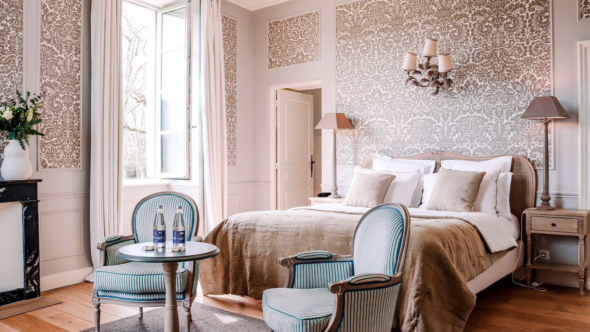 Hotel France - AUVERGNE-RHÔNE-ALPES - CHÂTEAU LES OLIVIERS DE SALETTES - Room