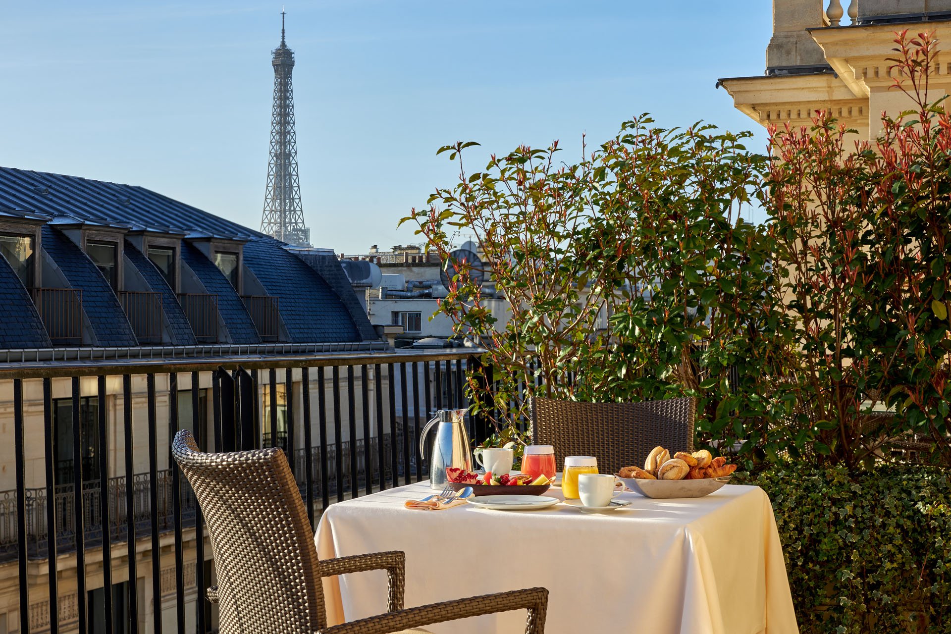 Raphael Hotel Paris Country Setting Room Terrace Eiffel Tower