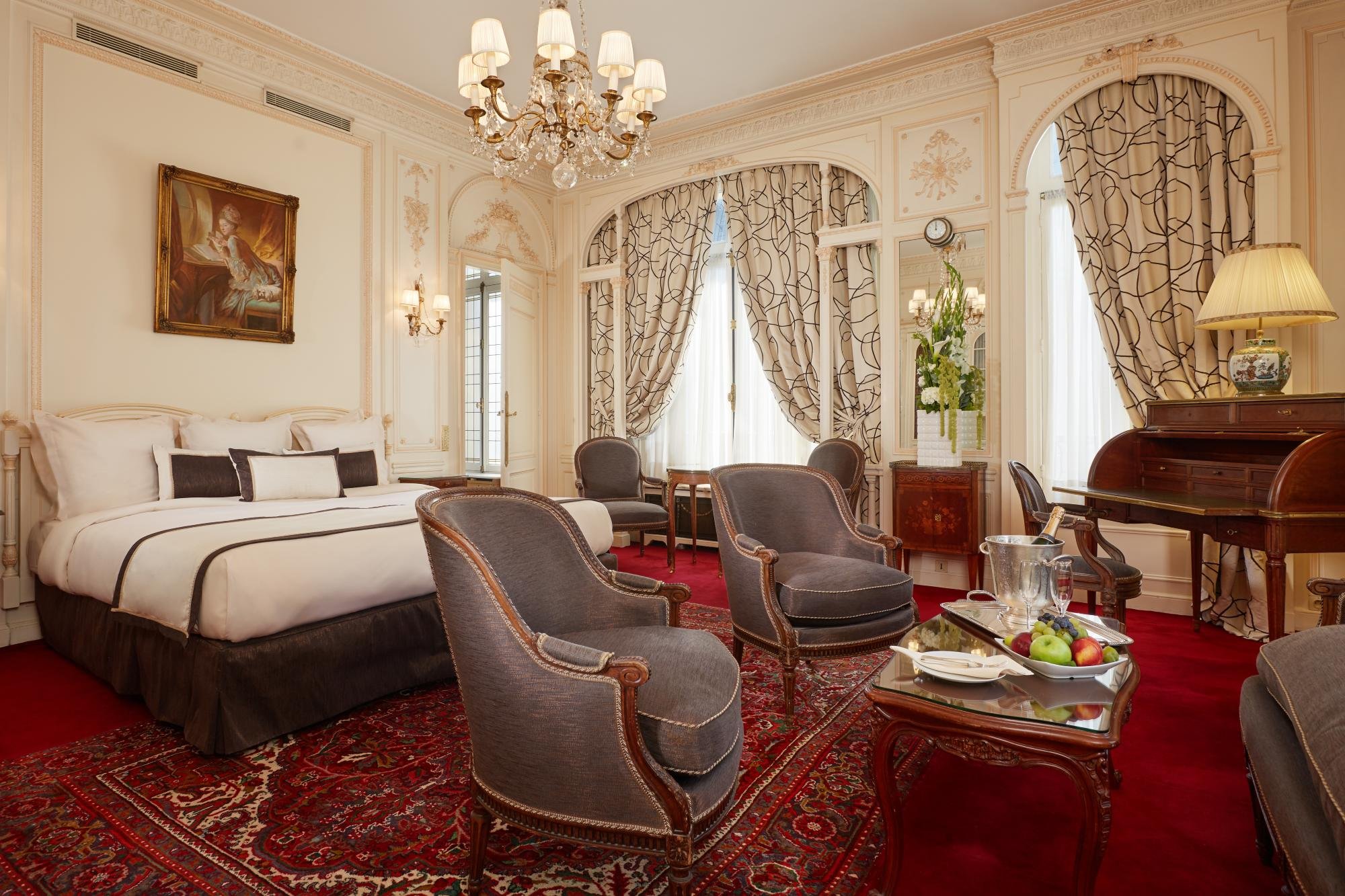 Raphael Hotel Paris Corner Room