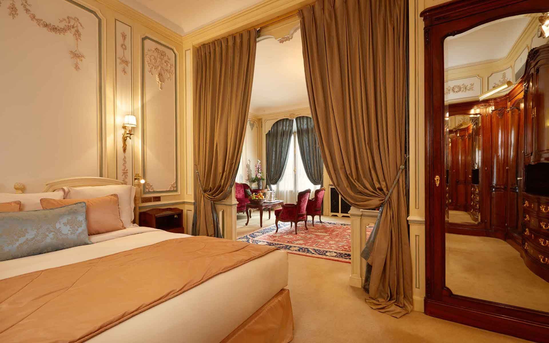 Hotel Raphael Paris ***** | 5 star hotels in paris france | Suites