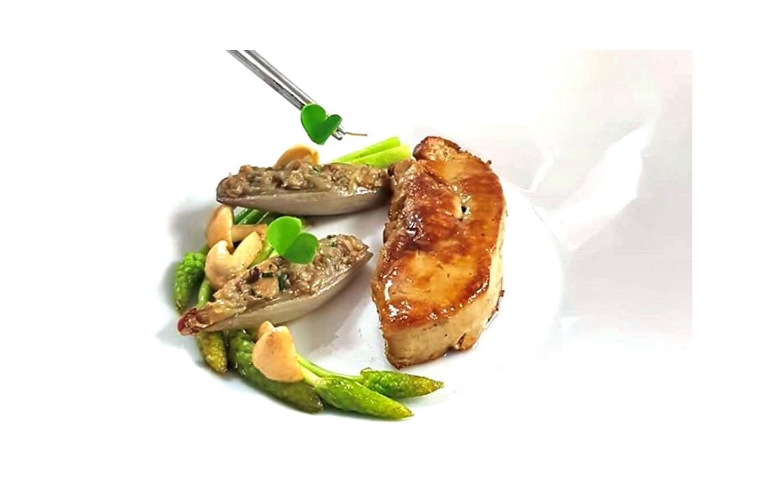 284/Photos/Gastronomie/Foie_gras_fond_blanc.JPG