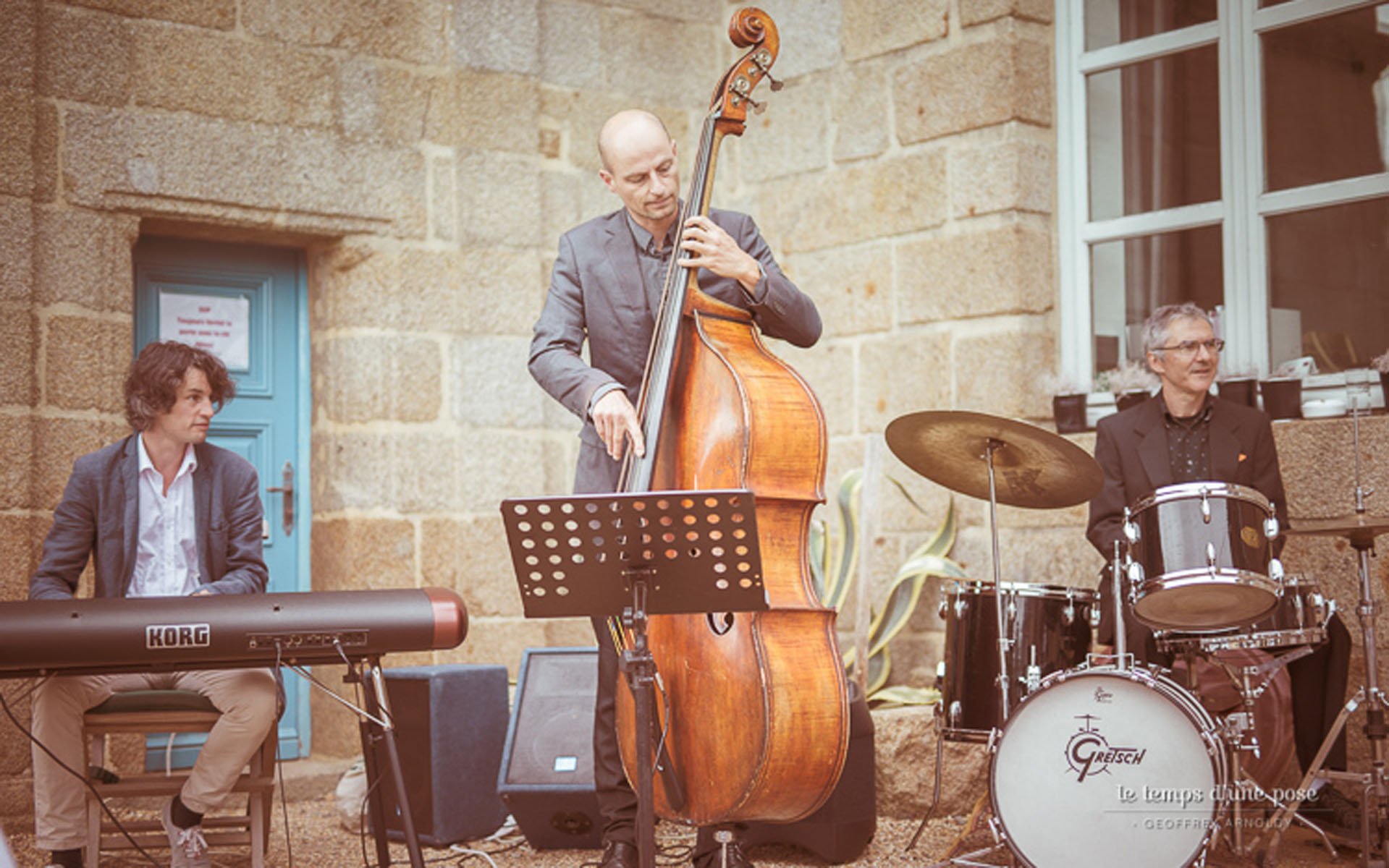 3/Mariages/groupe-musique-jazz-cocktail-mariage.jpg