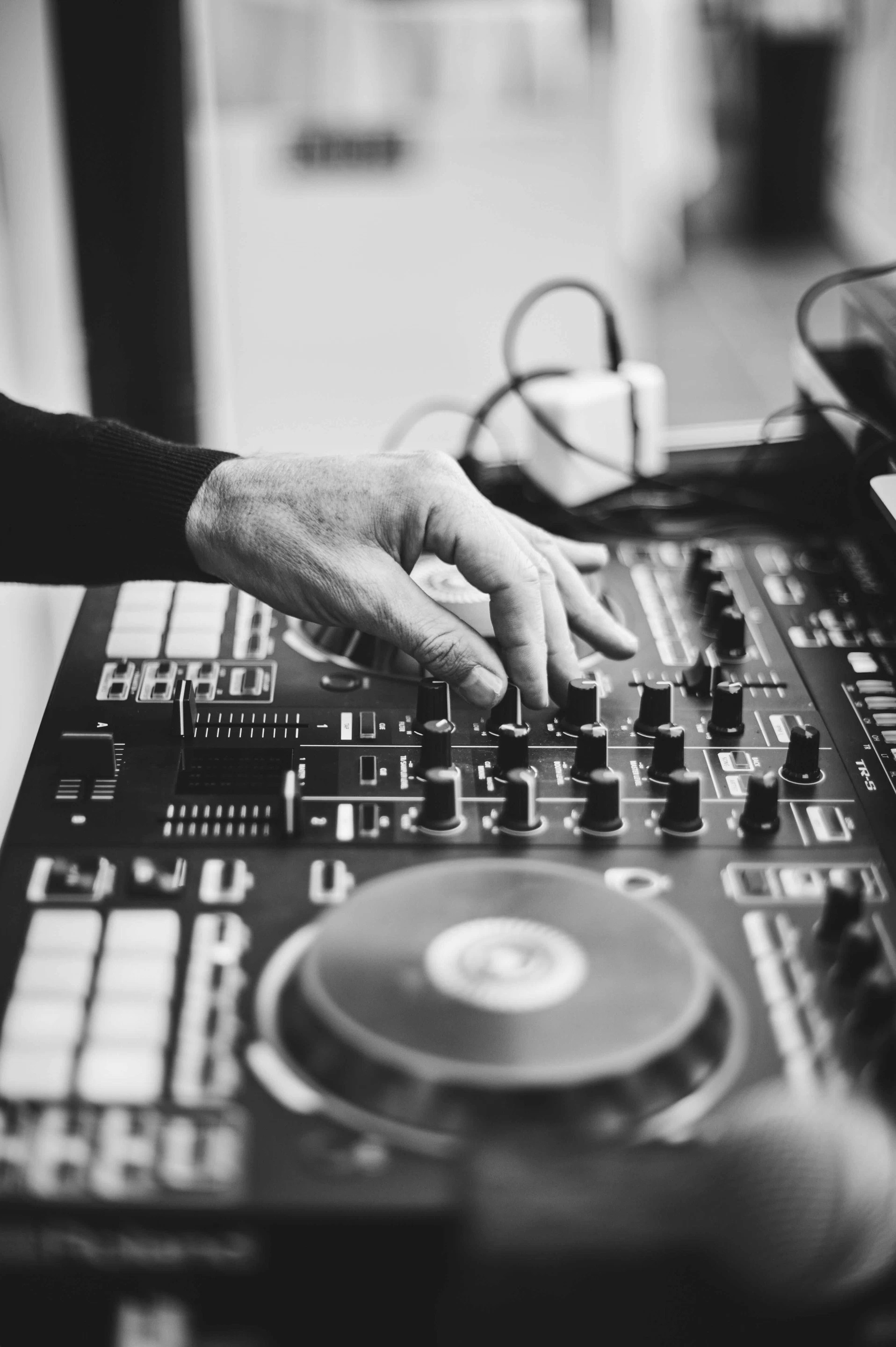 325/PRESTATAIRES/DJ/24-09-22_-_DE_BELLEFROID_JUMARIE_-_OPHELIE_DEVEZEVictoria_Fabien_-_24_Sept_2022_-_Ophelie_DevezeVictoria_Fabien_-_24_Sept_2022_-ENW_5403.jpeg