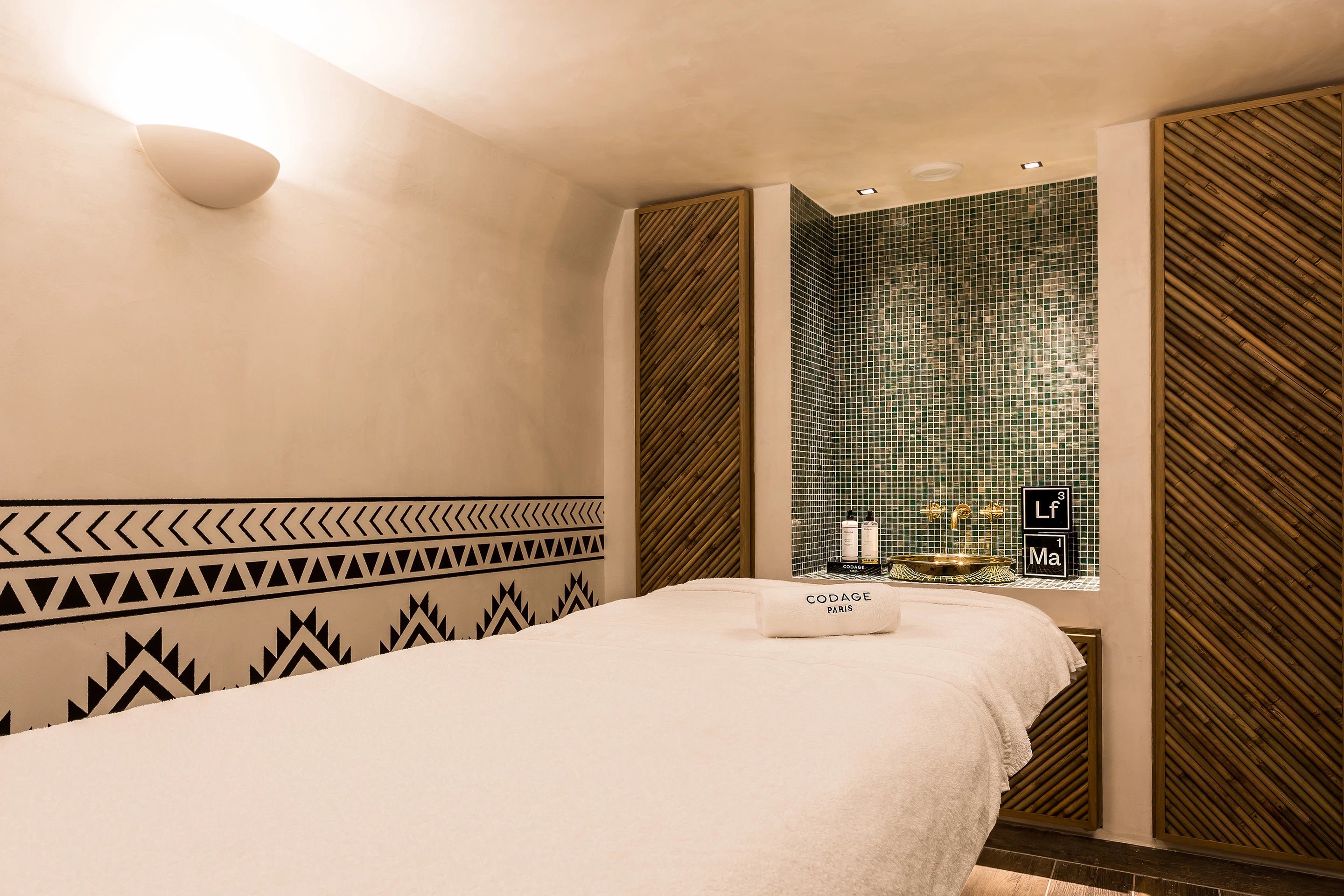 Hotel Paris Treatment and massage room CODAGE