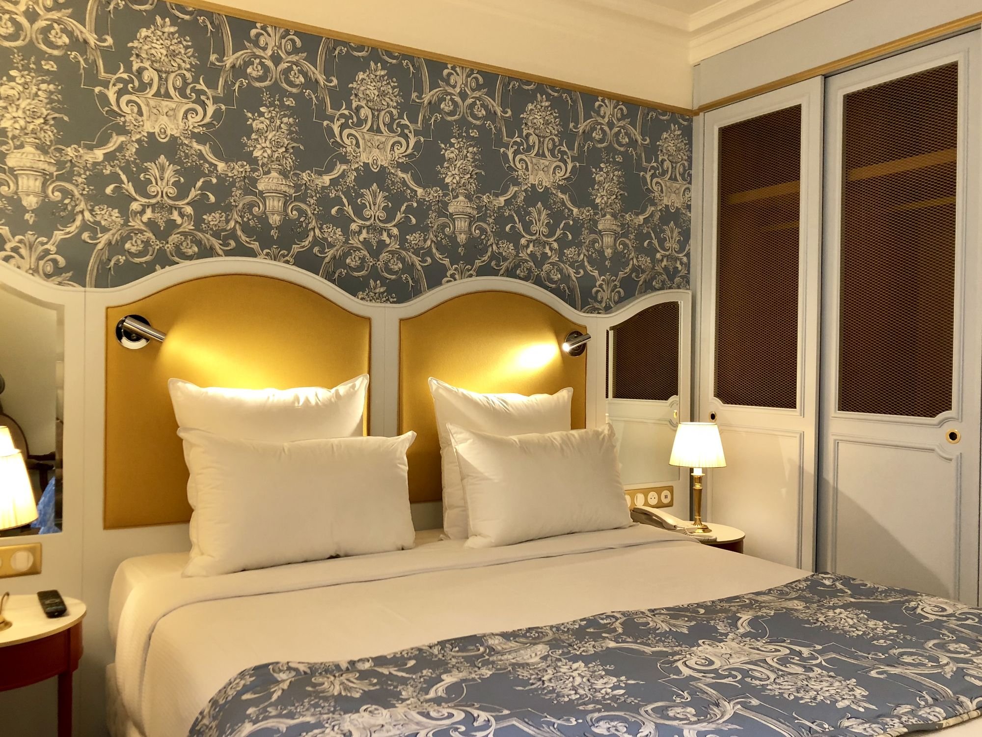 378/Chambres/Classic/hotel-mayfair-paris-classic-room-02.jpg