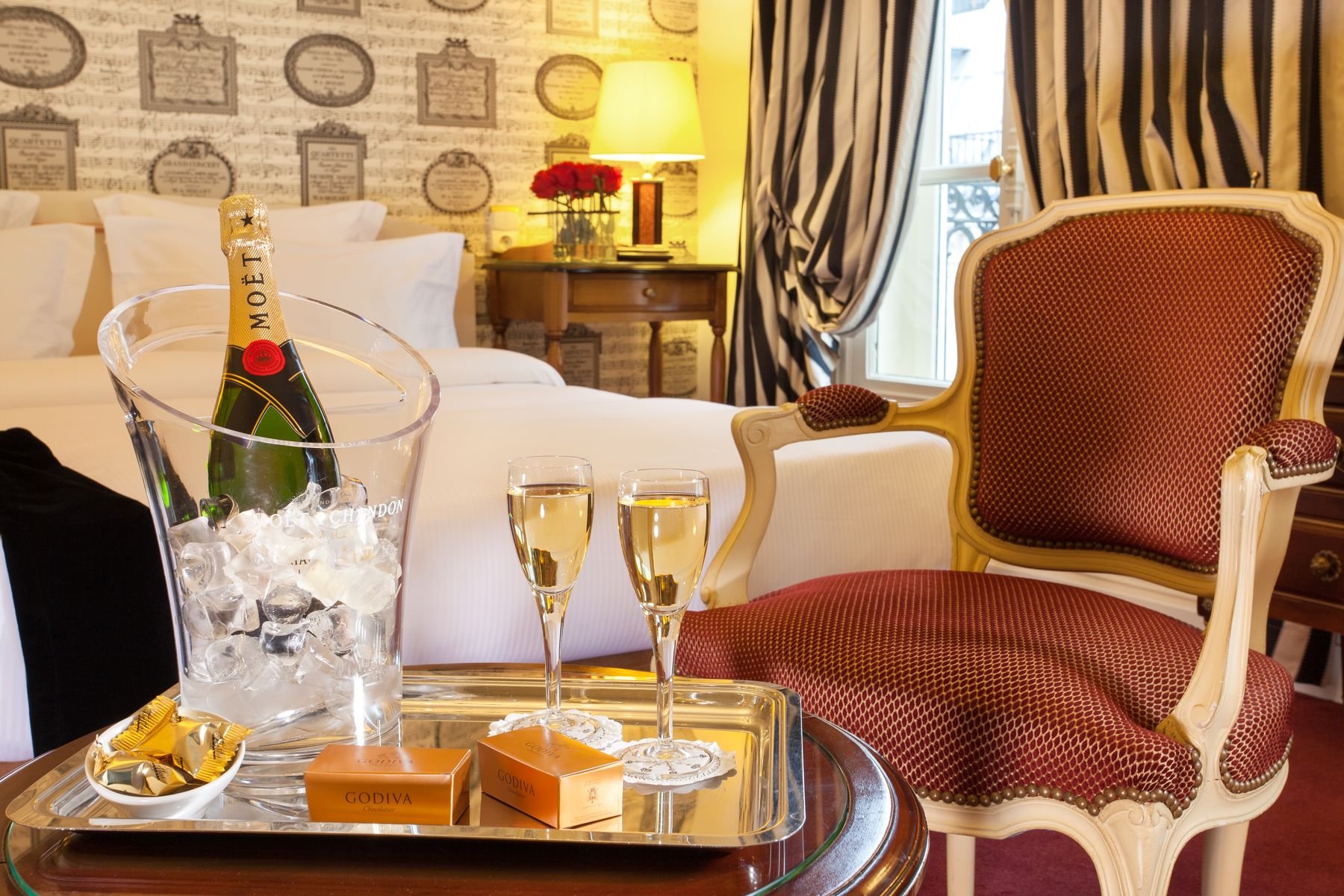 Hotel Mayfair Paris | Romantic weekend luxury hotel Concorde
