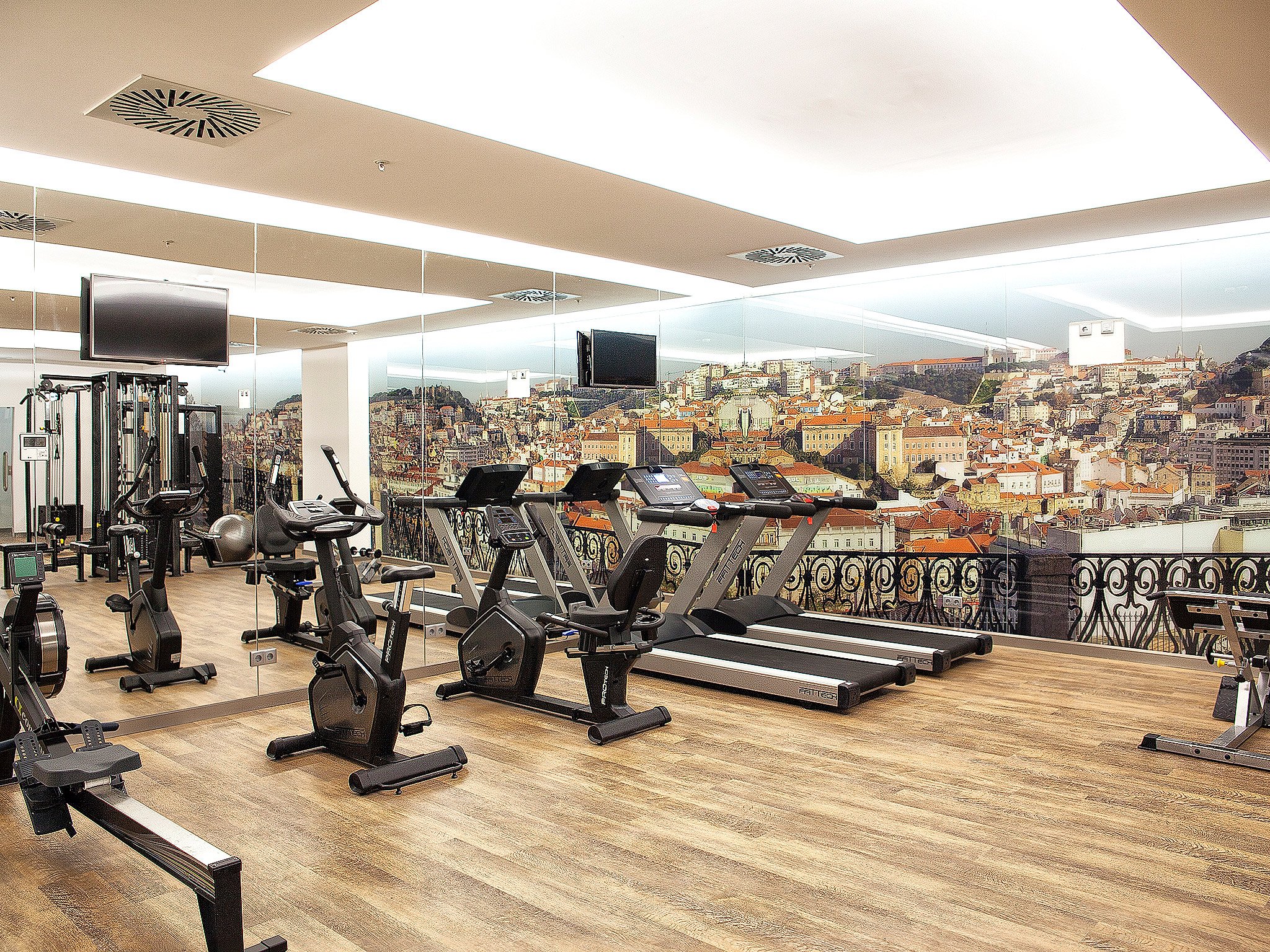 419/Photos-Lisboa/Services/Fitness-Center.jpg