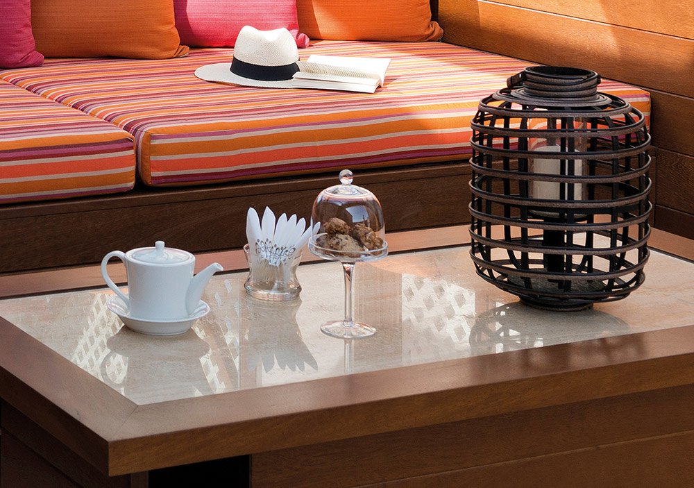 Miramar Beach Hotel & Spa - Miramar Suite - lounge table