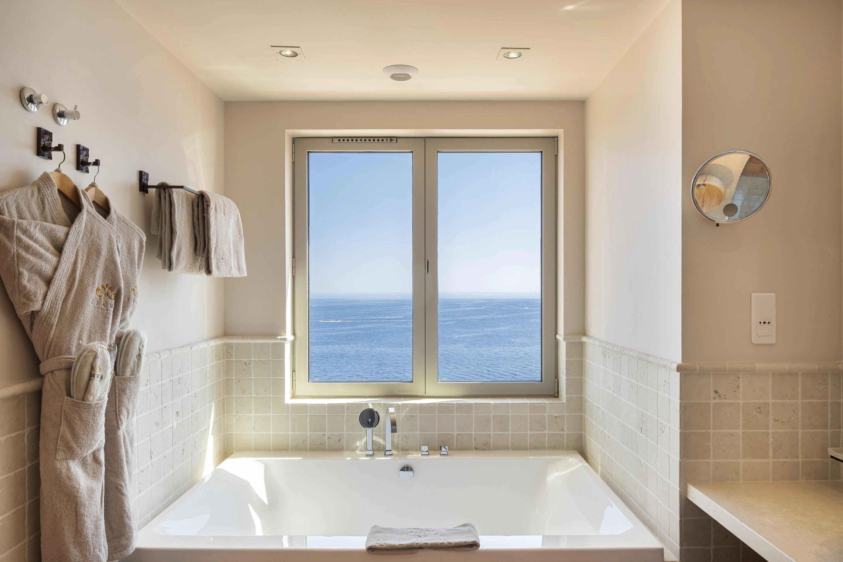 Tiara Yaktsa - Penthouse Suite - Terrace with Sea view