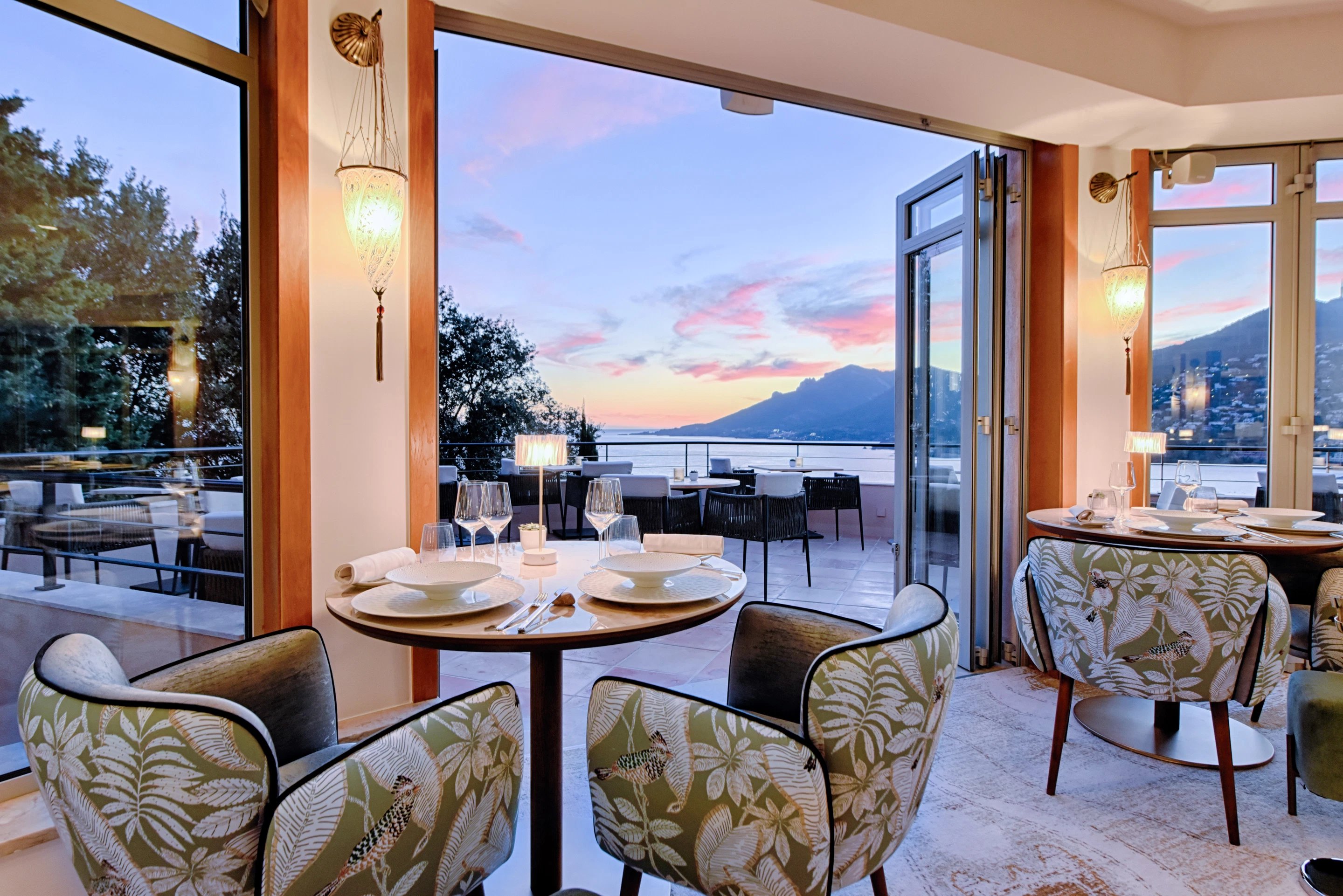 Tiara Yaktsa | Romantic stay on the French Riviera