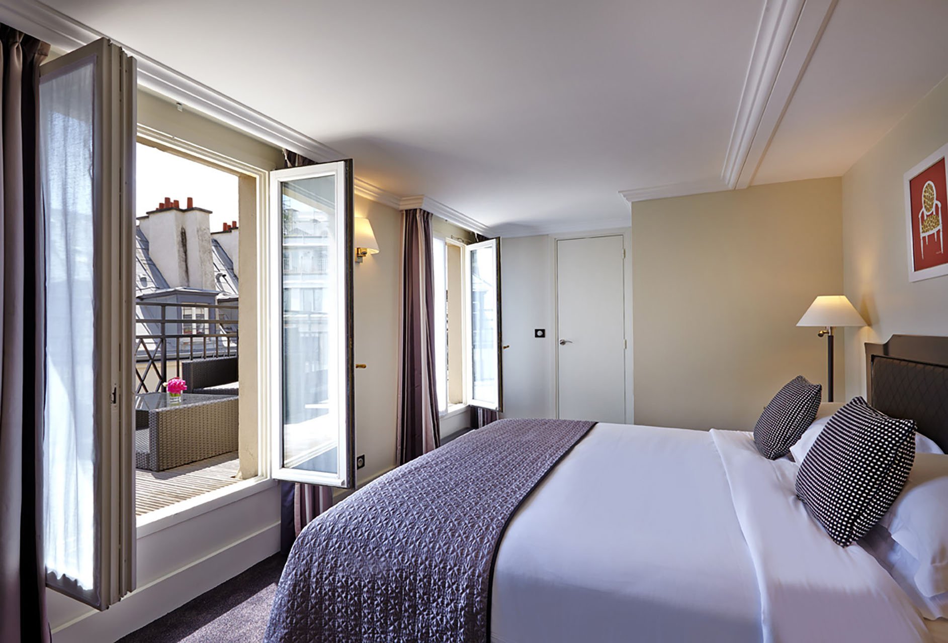 Deluxe Triple Room, Hotel Paris rue Saint Honoré, 4 star hotel Paris Louvre Vendôme, 4 star hotel Saint Honoré