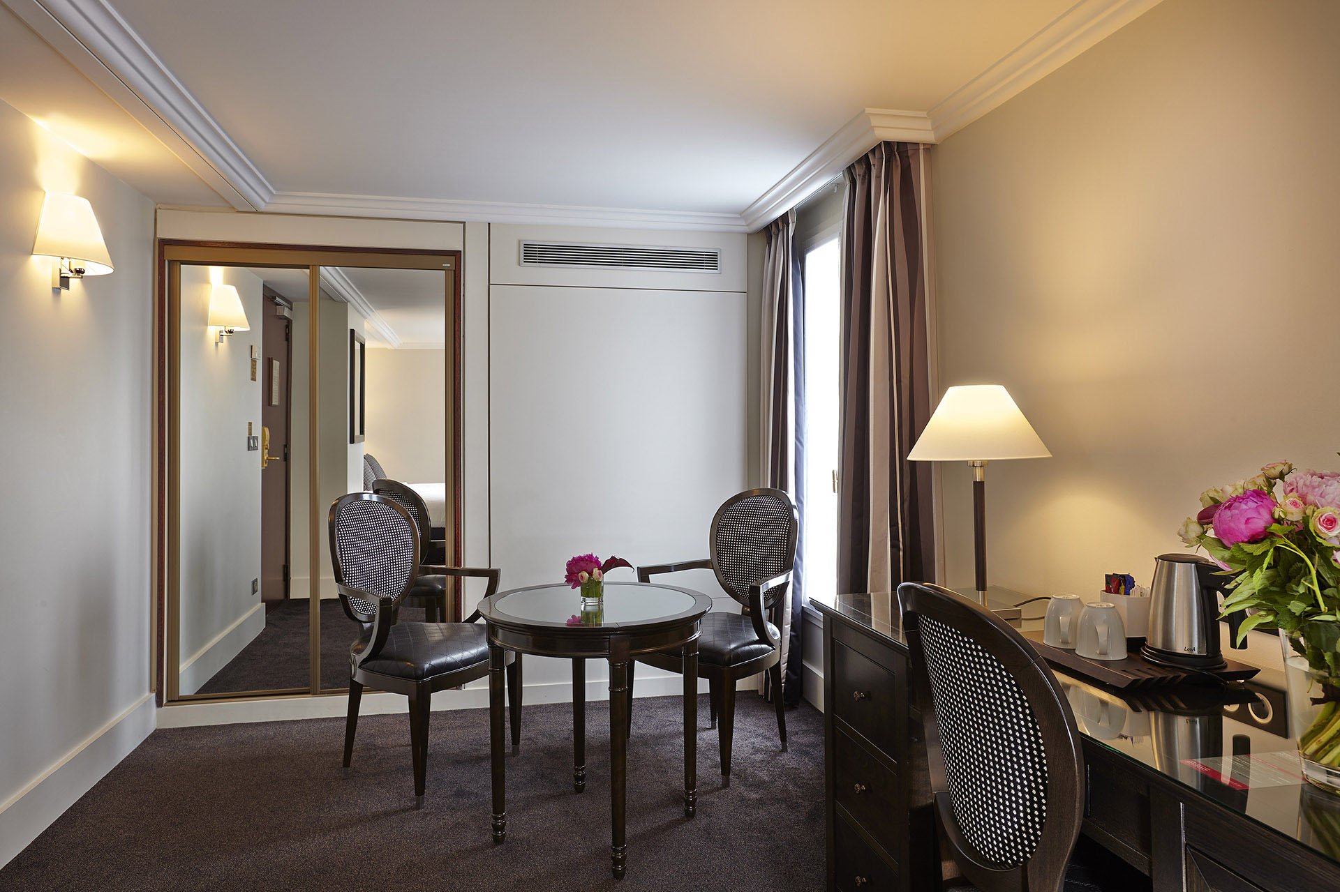Deluxe Triple Room, Hotel Paris rue Saint Honoré, 4 star hotel Paris Louvre Vendôme, 4 star hotel Saint Honoré
