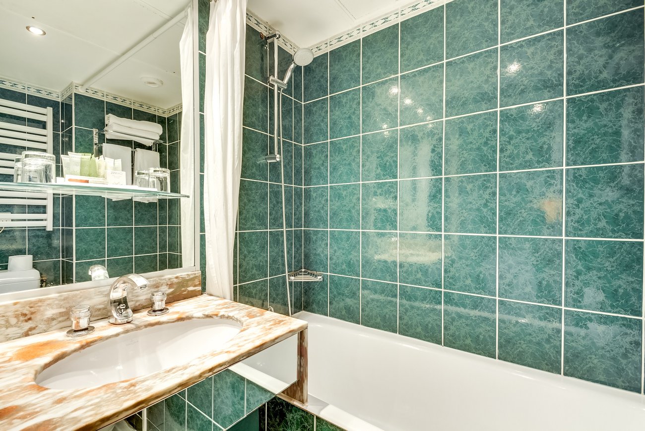 Villa Luxembourg, Villa Luxembourg - Bathroom - Montparnasse Hotel