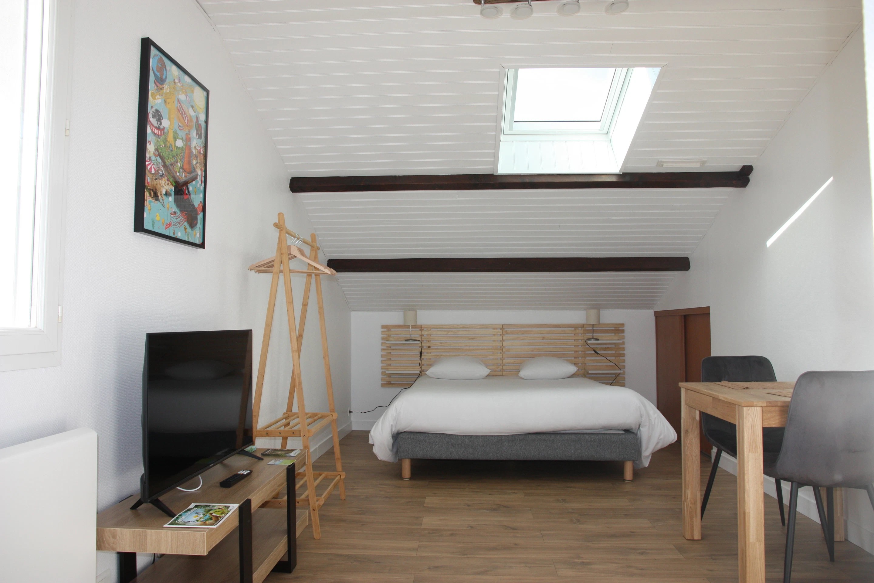 573/Photos/Logements/Studio_RIOM_2eme_etage_droite/IMG_5253.JPG