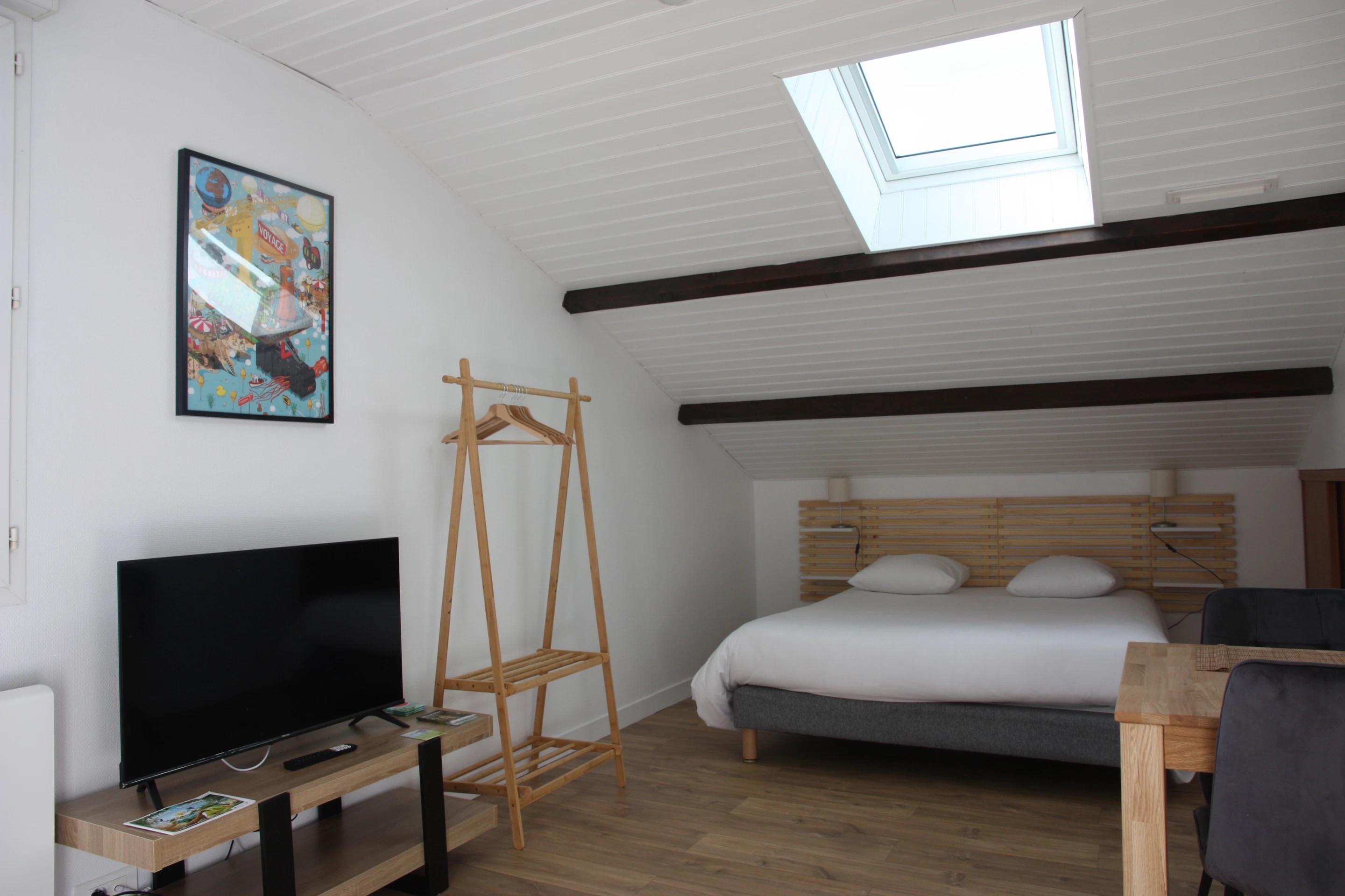 573/Photos/Logements/Studio_RIOM_2eme_etage_droite/IMG_5257.JPG