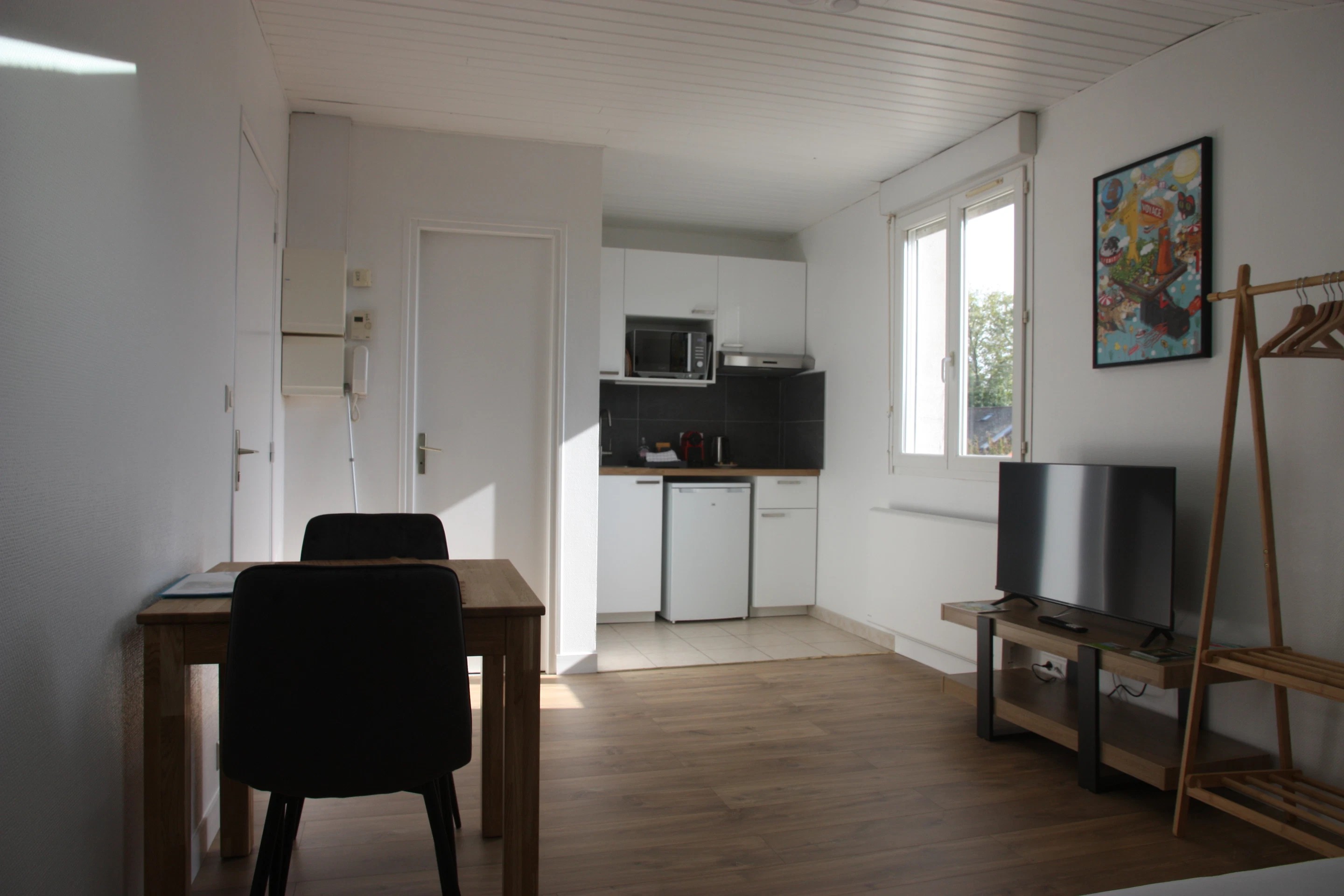 573/Photos/Logements/Studio_RIOM_2eme_etage_droite/IMG_5258.JPG