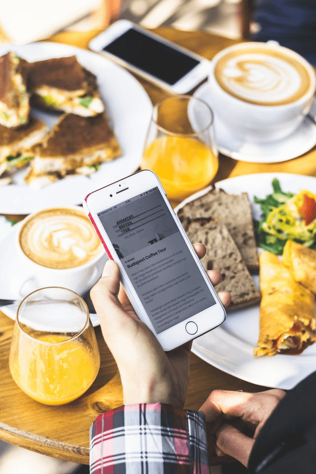 Brunch on the terrace of Café Latéral