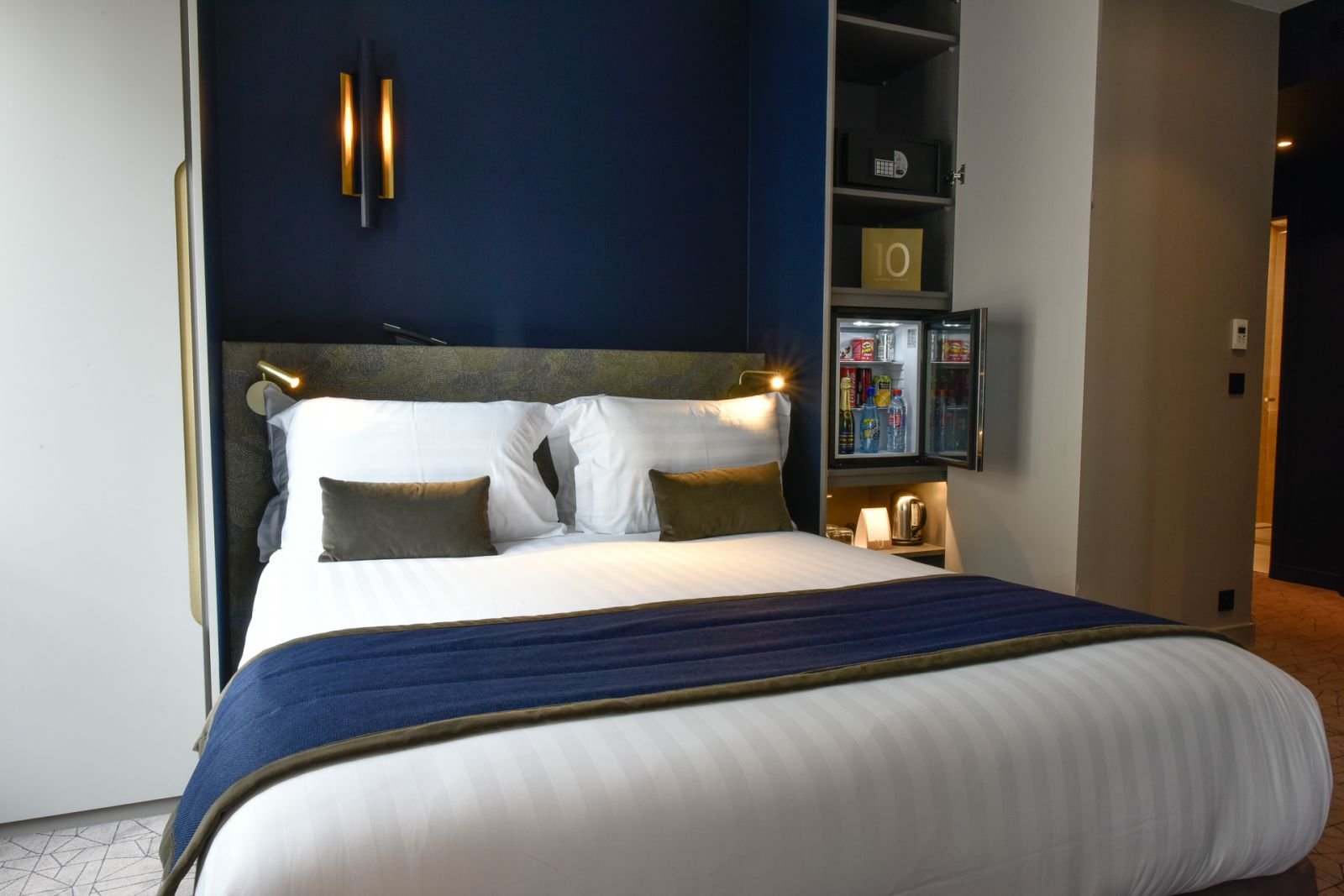 Chambre élégante et design à l'hôtel Le 10 Bis, Paris 17ᵉ