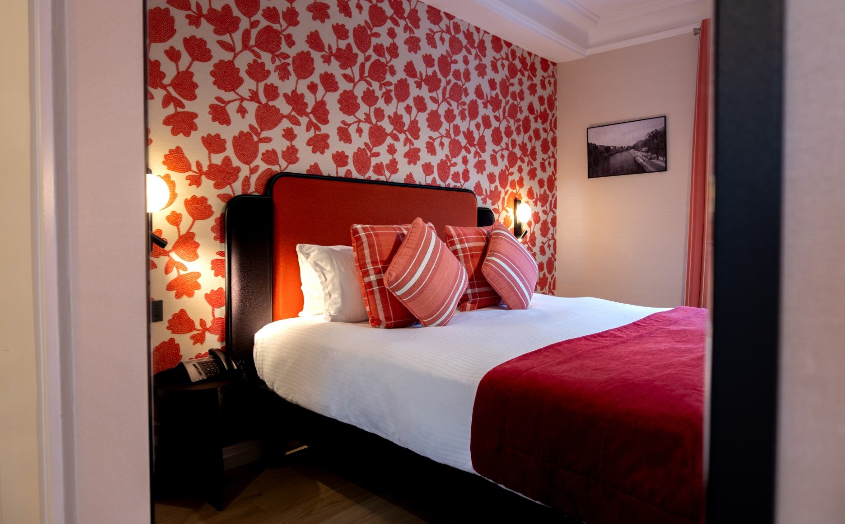 Hôtel Le 46 | Prestige Room | Bedroom