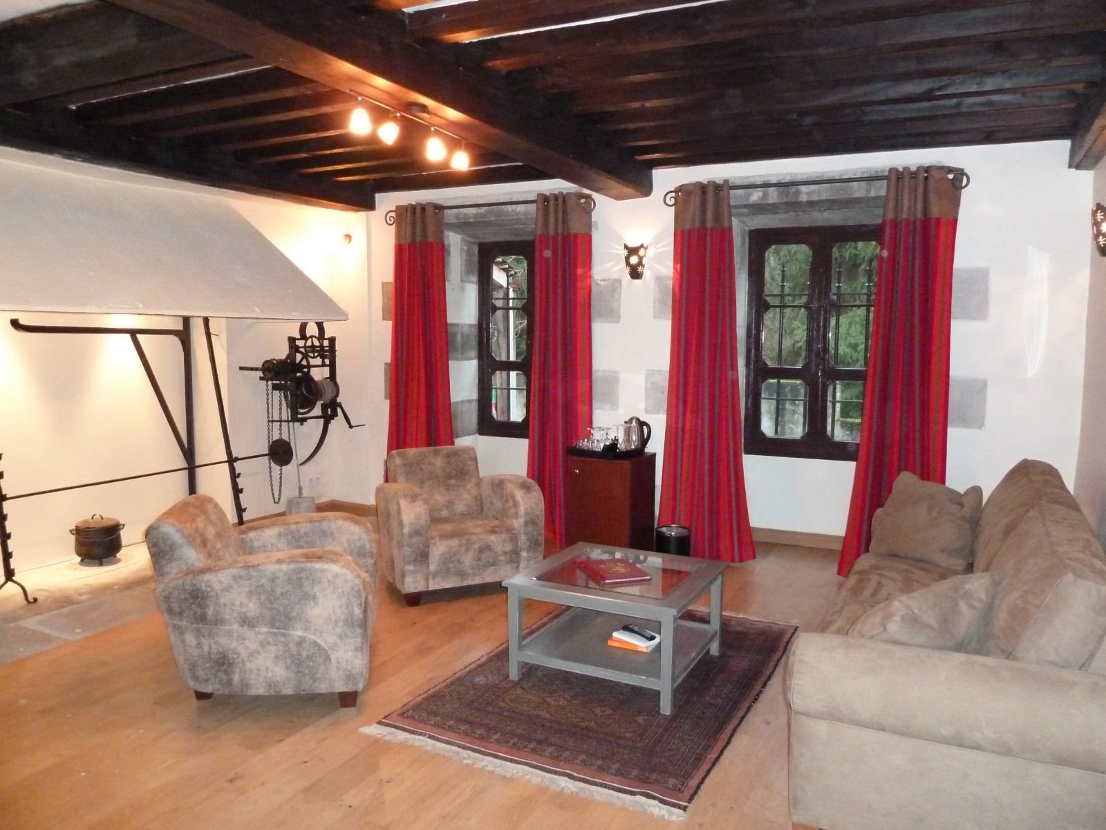 Living room - suite Château Maulmont