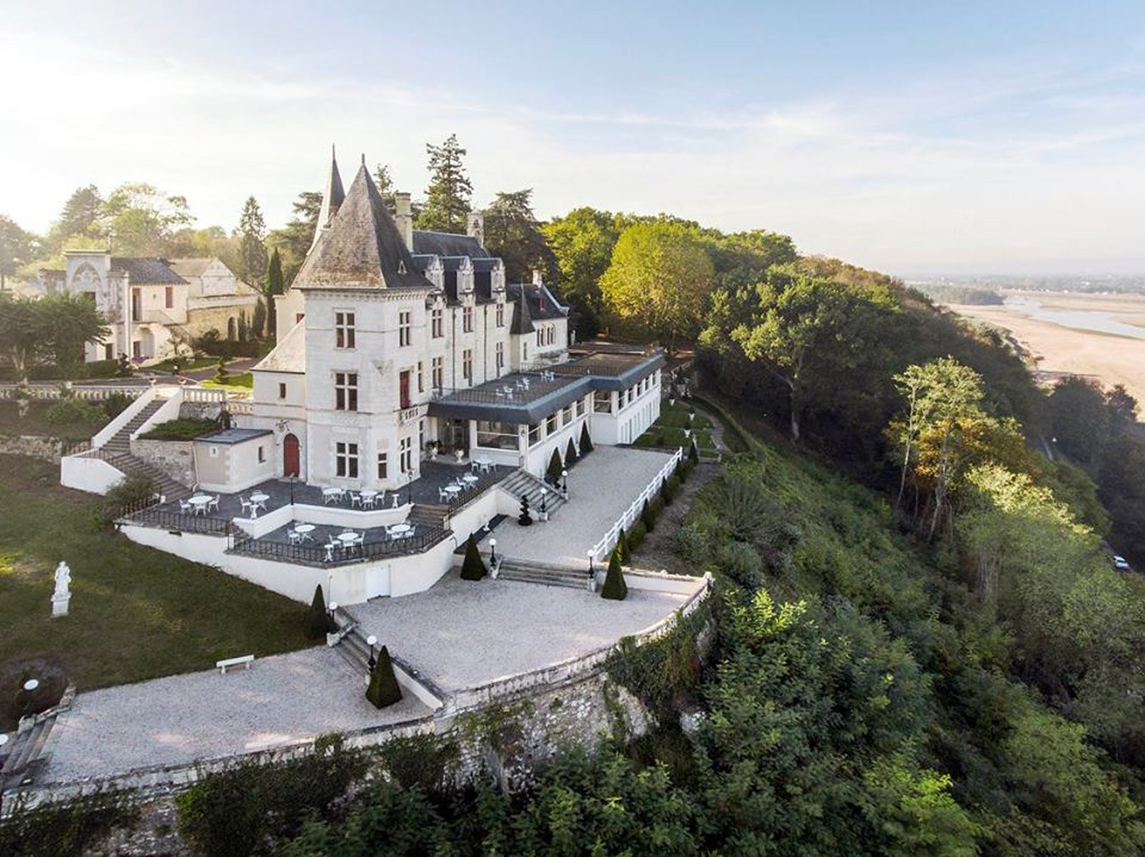 La Maison Younan | Luxury castle hotel Loire Valley
